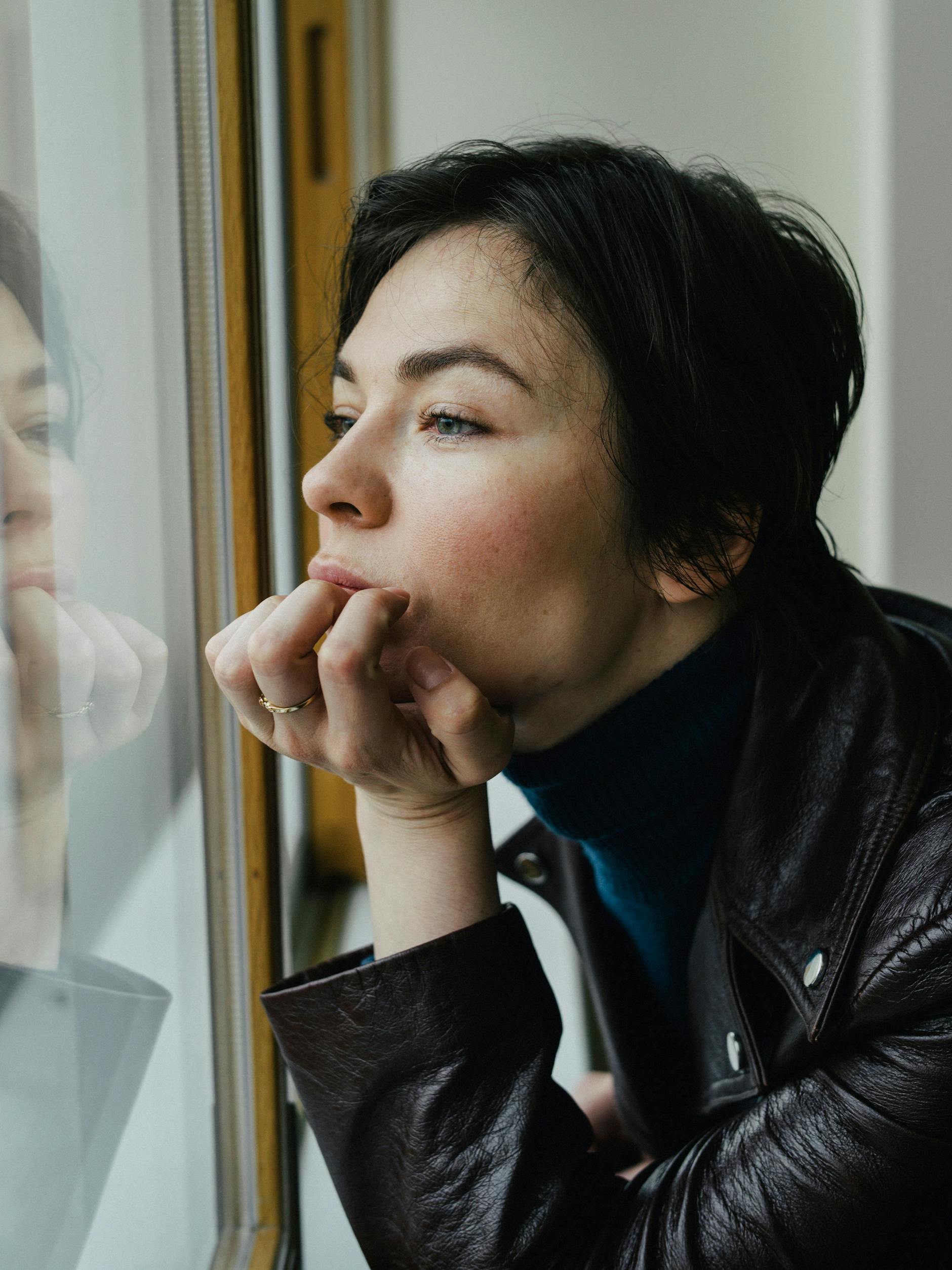 We're seeing it first: Between interview and photoshoot, Nina Kraviz got a short cut.