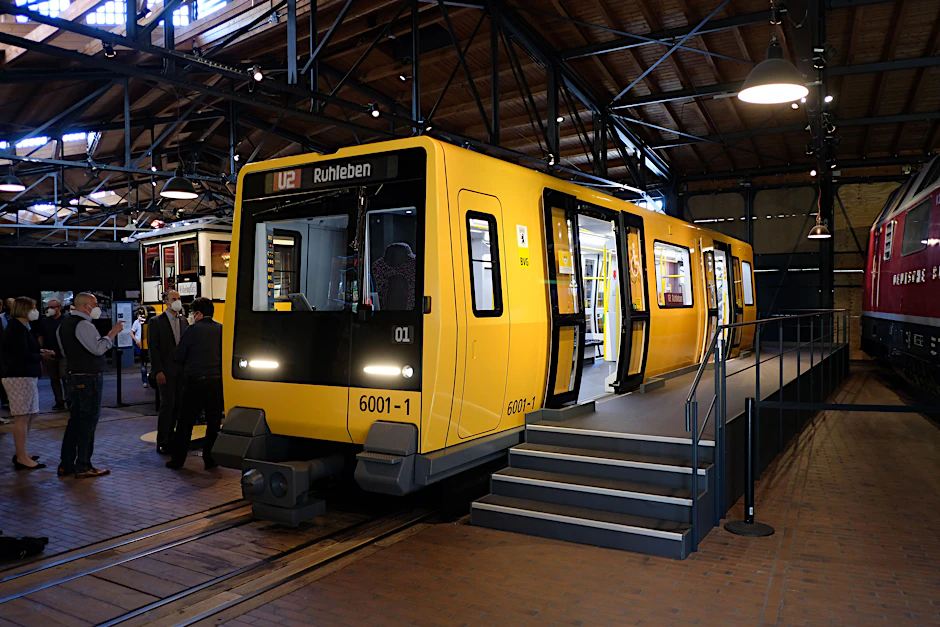 Einsteigen bitte! Das 1:1-Modell der neuen U-Bahn-Baureihe JK im Deutschen Technikmuseum. 
