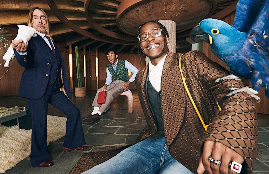 Von links: Iggy Pop und sein musikalischer Molukkenkakadu Biggy inspirierten Gucci vor ein paar Monaten zu einer fröhlichen Kampagne. Auch die Rapper Tyler, The Creator und A$AP Rocky haben darin einen Aufrtitt – sowie ein wirklich prächtiger Hyazinth-Ara.&nbsp;