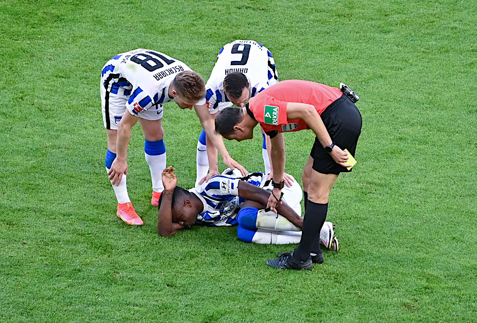 Bitter: Herthas Jhon Cordoba verletzte sich im Spiel gegen Bielefeld und fällt für den Rest der Saison aus.&nbsp;