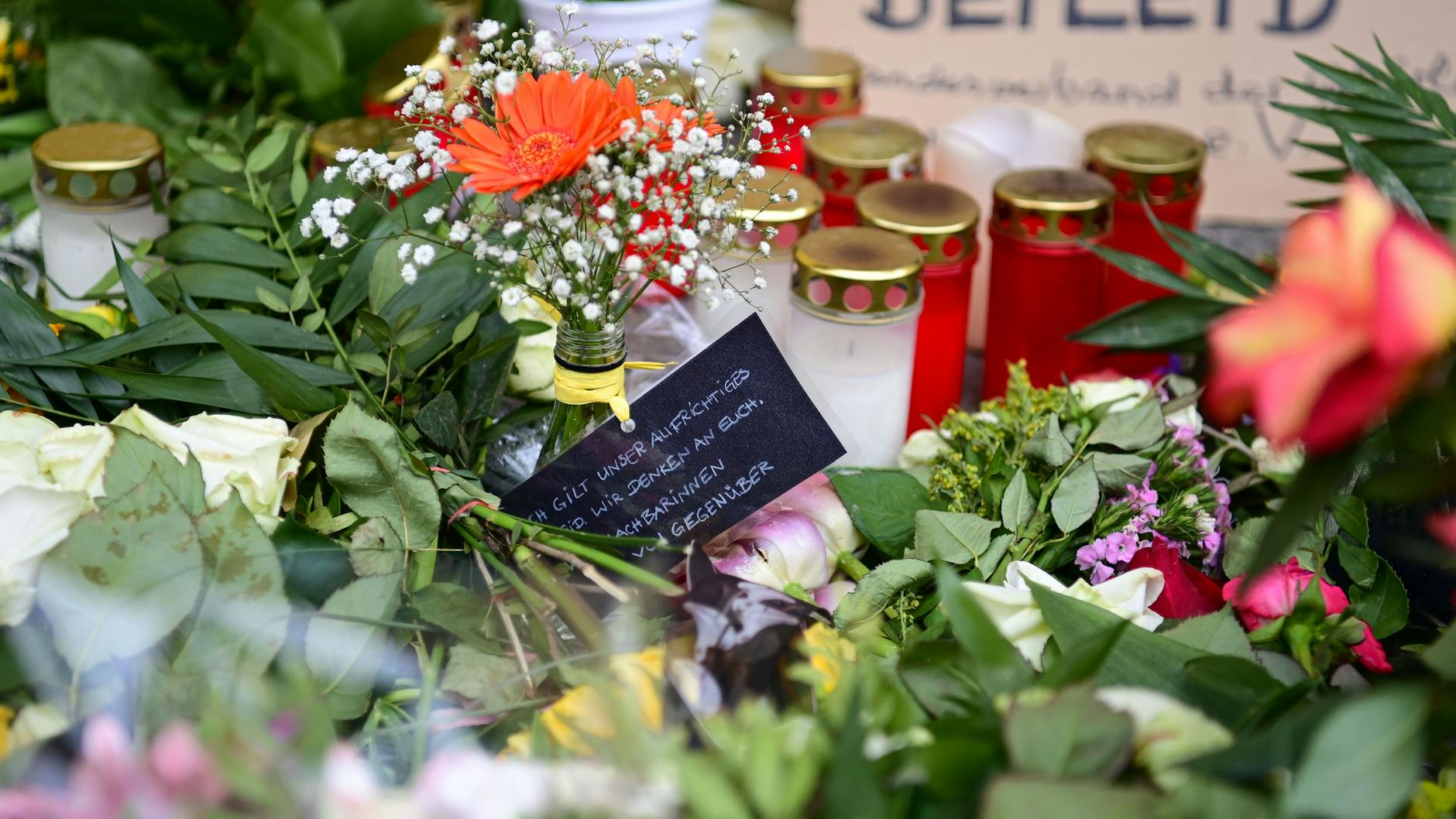 Flowers commemorating the victims of the Oberlinhaus killings.