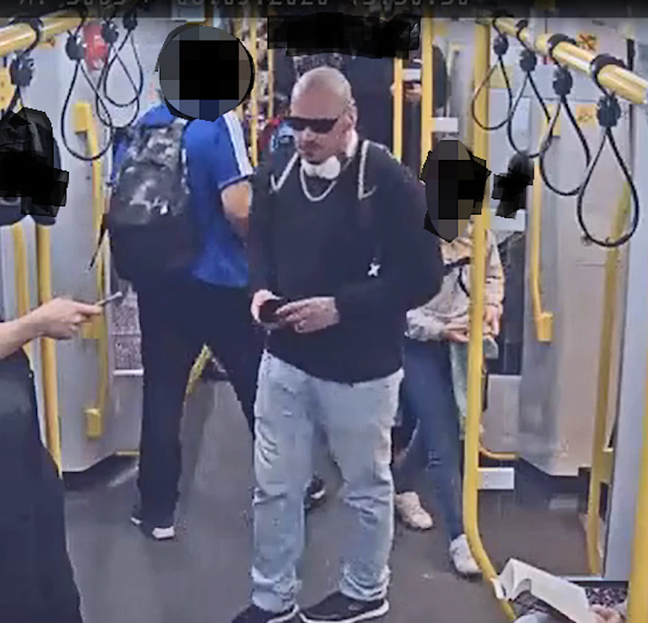 Mit diesem Bild sucht die Polizei nach dem Tatverdächtigen