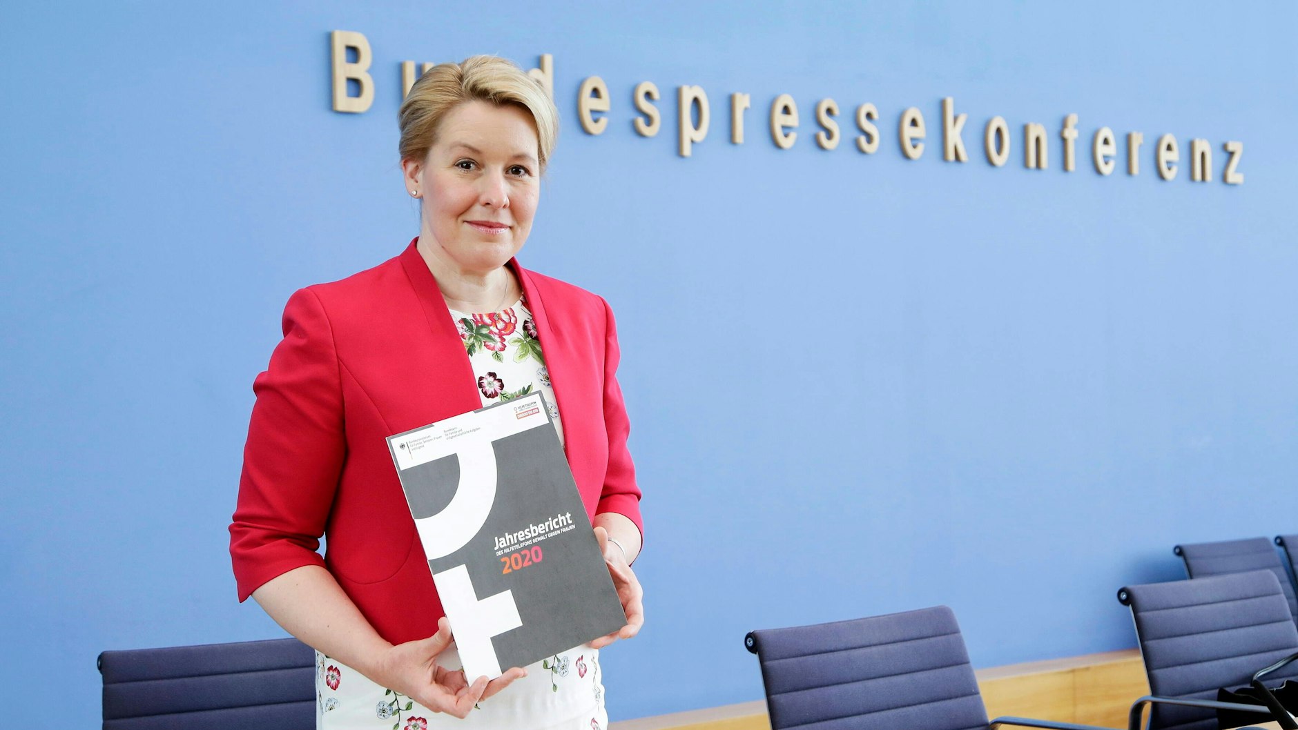 Bundesfamilien- und Frauenministerin Franziska Giffey am Montag bei der Vorstellung des Jahresberichts des Hilfstelefons „Gewalt gegen Frauen“.