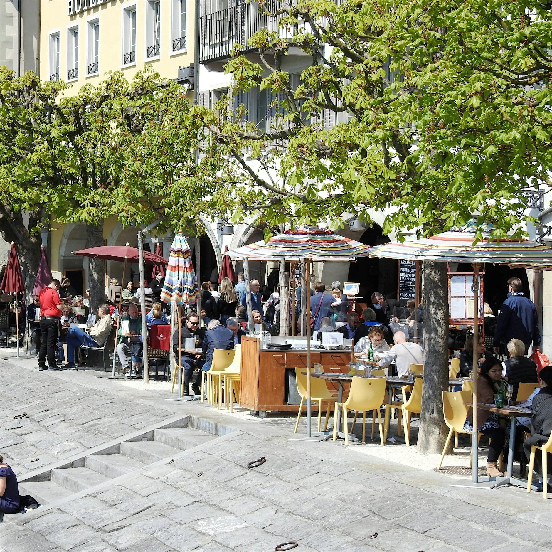 Außengastronomie und Freibäder sollen öffnen, Einkaufen soll leichter werden