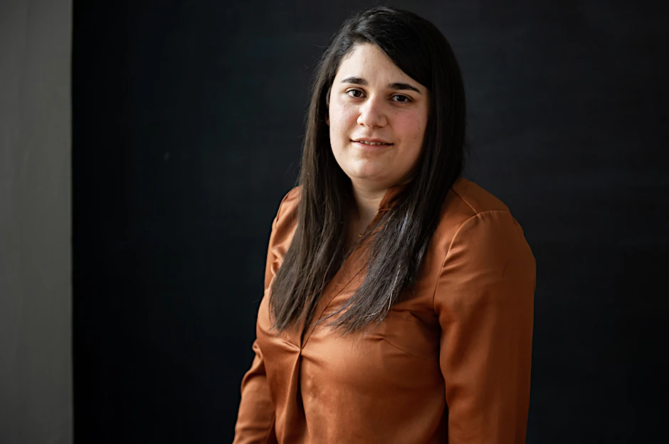 Marwa ist 25 - und eines der Gesichter einer neuen Kampagne für queere Menschen in der muslimischen Community.<br>