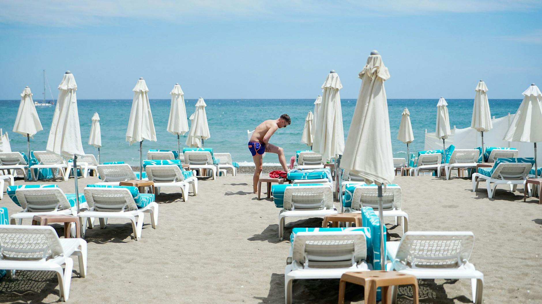 Torremolinos in Südspanien. Urlaub ist hier, wenn auch sehr eingeschränkt, wieder möglich. Der Notstand in Spanien wurde am 9. Mai aufgehoben.