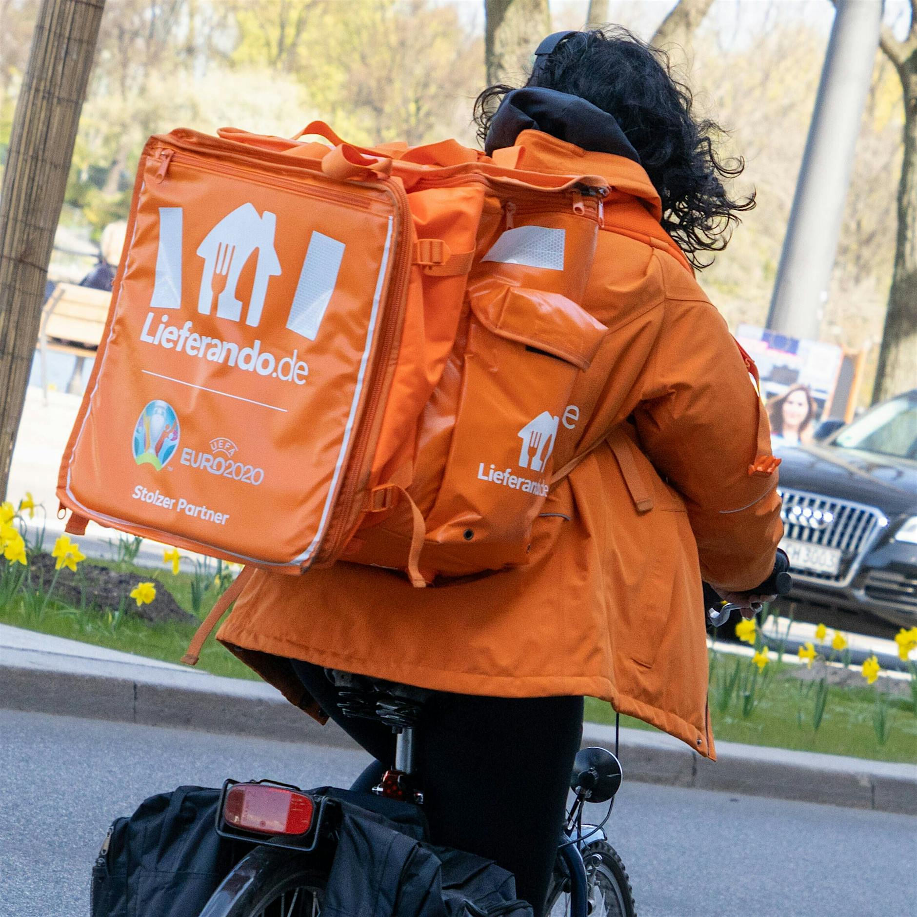 Straßenkampf 2.0: Zwei Erzrivalen wollen das schnelle Liefergeschäft aufmischen