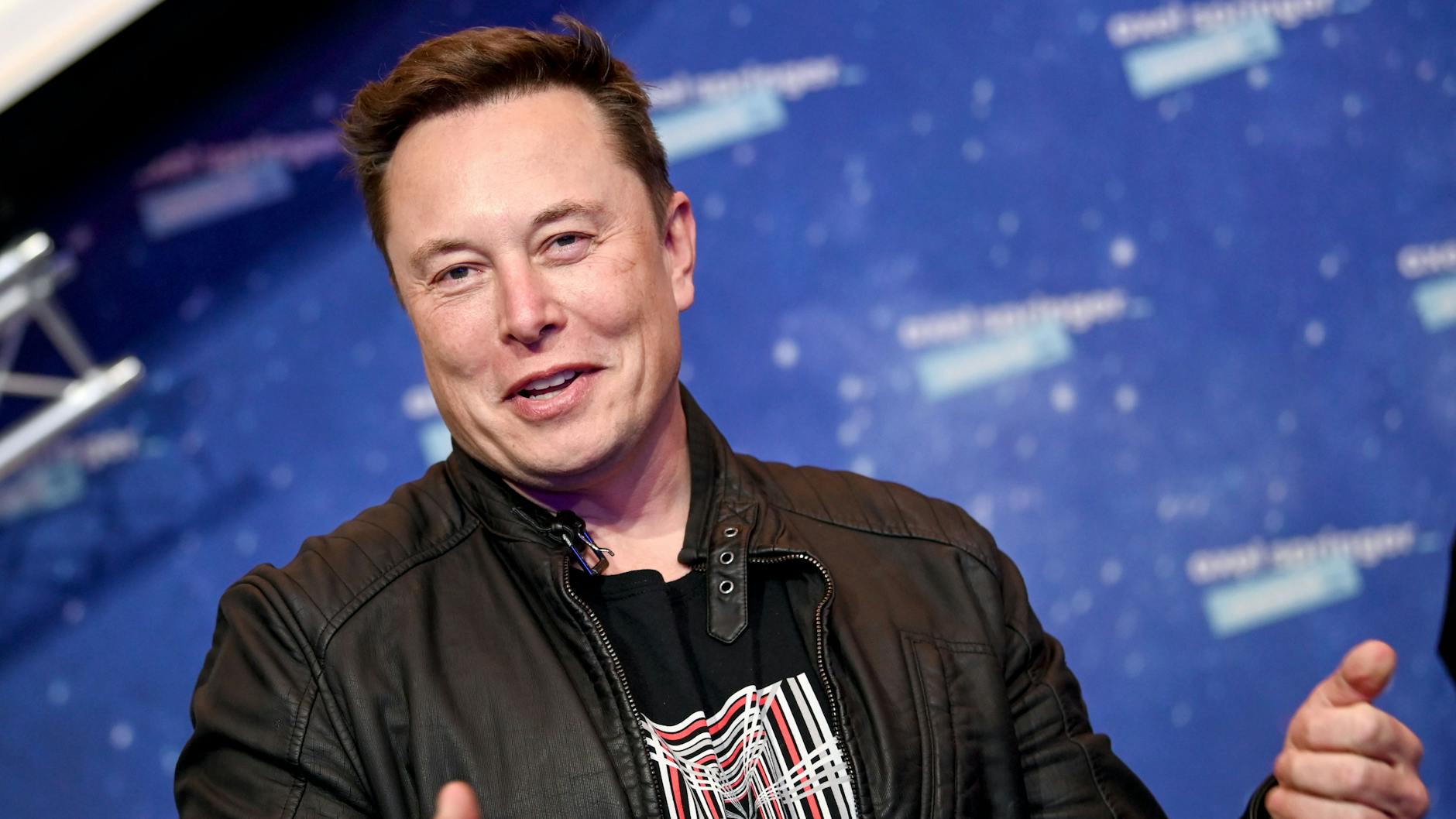 Elon Musk hat auf Twitter angekündigt, dass sein Unternehmen Tesla keine Zahlungen mit Bitcoin mehr akzeptiere. 