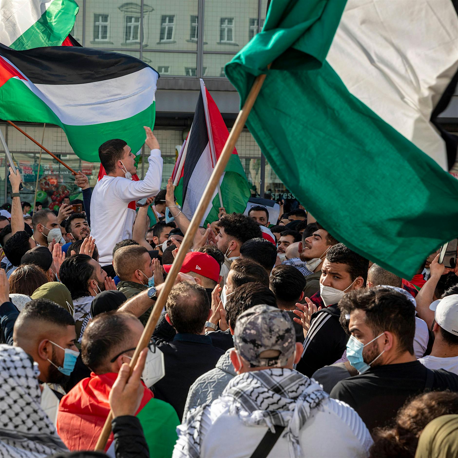 Nahostkonflikt sorgt für Spannungen in Berlin – Geisel sichert Schutz zu