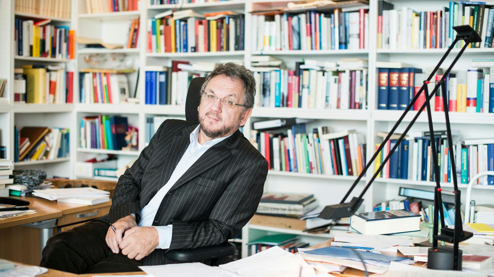 Heribert Prantl, hier in seinem Büro in München, zum Infektionsschutzgesetz: „Dieses Gesetz ist in der Geschichte der Bundesrepublik beispiellos.“ 