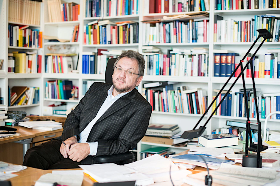Heribert Prantl, hier in seinem Büro in München, zum Infektionsschutzgesetz: „Dieses Gesetz ist in der Geschichte der Bundesrepublik beispiellos.“&nbsp;
