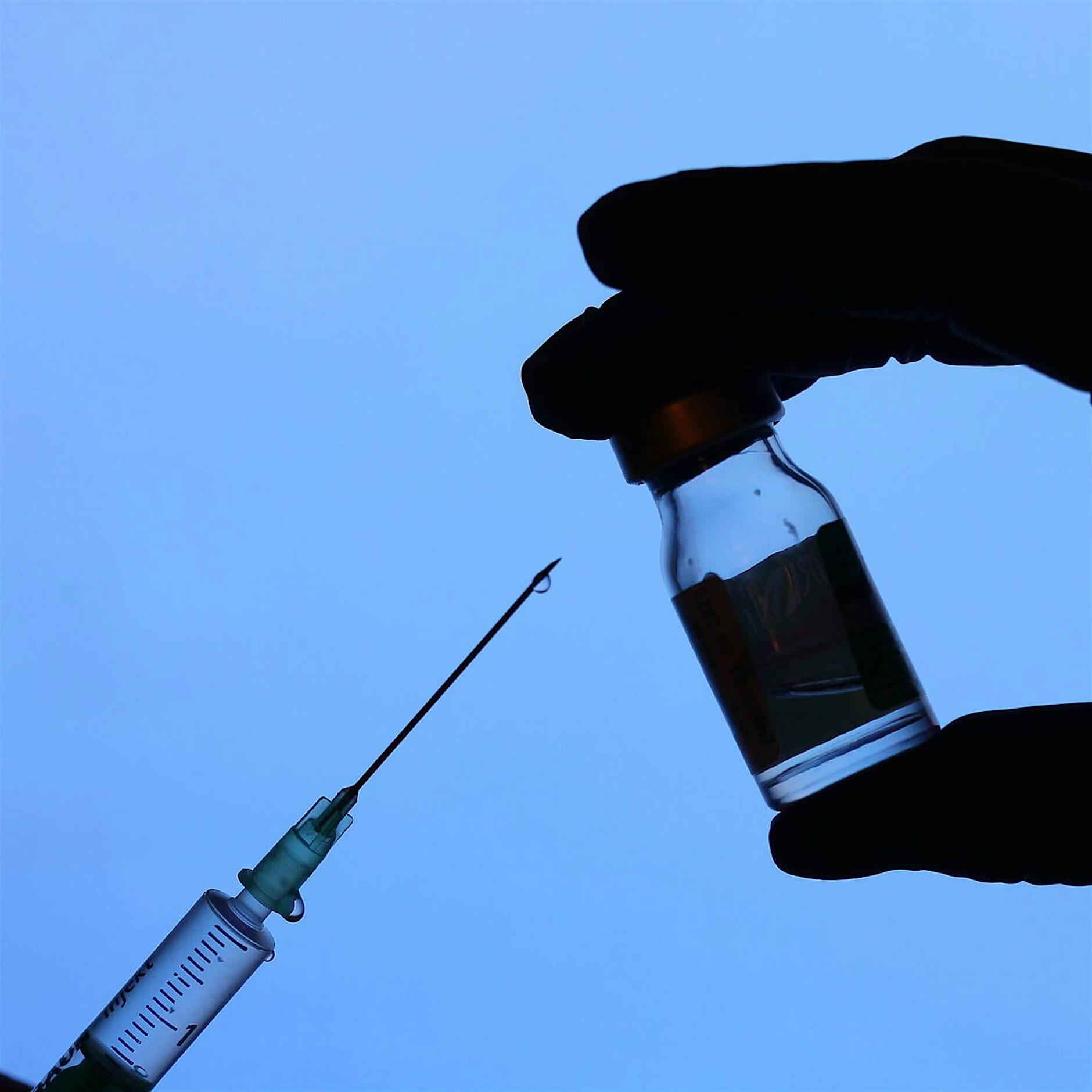 Berlin hebt Priorisierung für Corona-Impfstoffe bei Ärzten auf