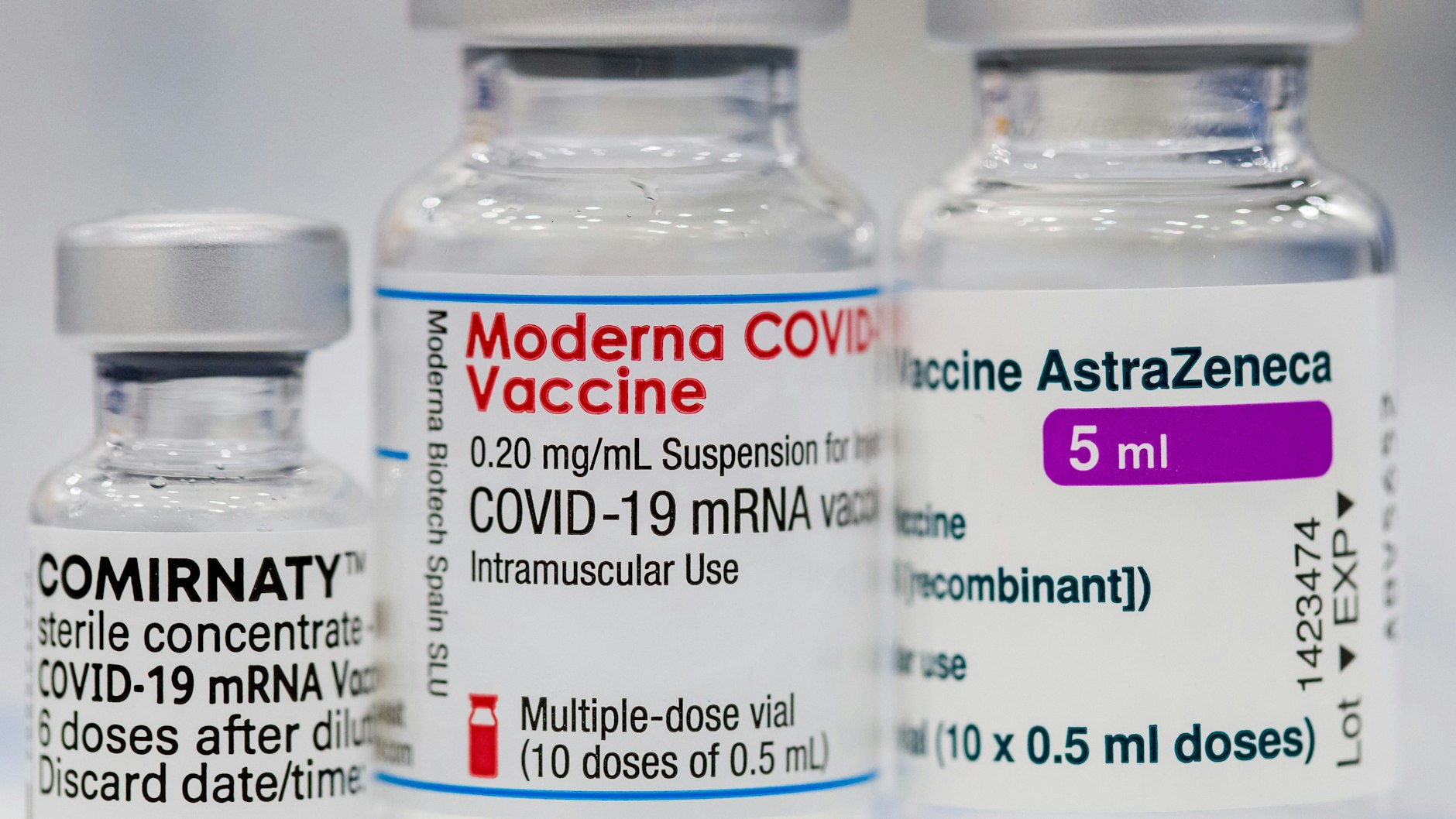 Corona-Impfstoffe verschiedener Hersteller (Symbolbild).