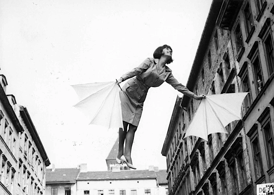 Eine Szene aus dem Film&nbsp;„Fräulein Schmetterling“ von Regisseur Kurt Barthel: die Arbeiten am Film wurden laut Stiftung 1966 abgebrochen.