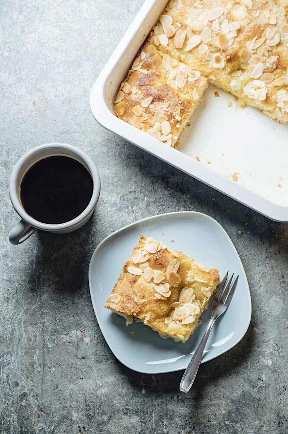 Der Butterkuchen braucht die perfekte Mischung aus Butter und Zucker.