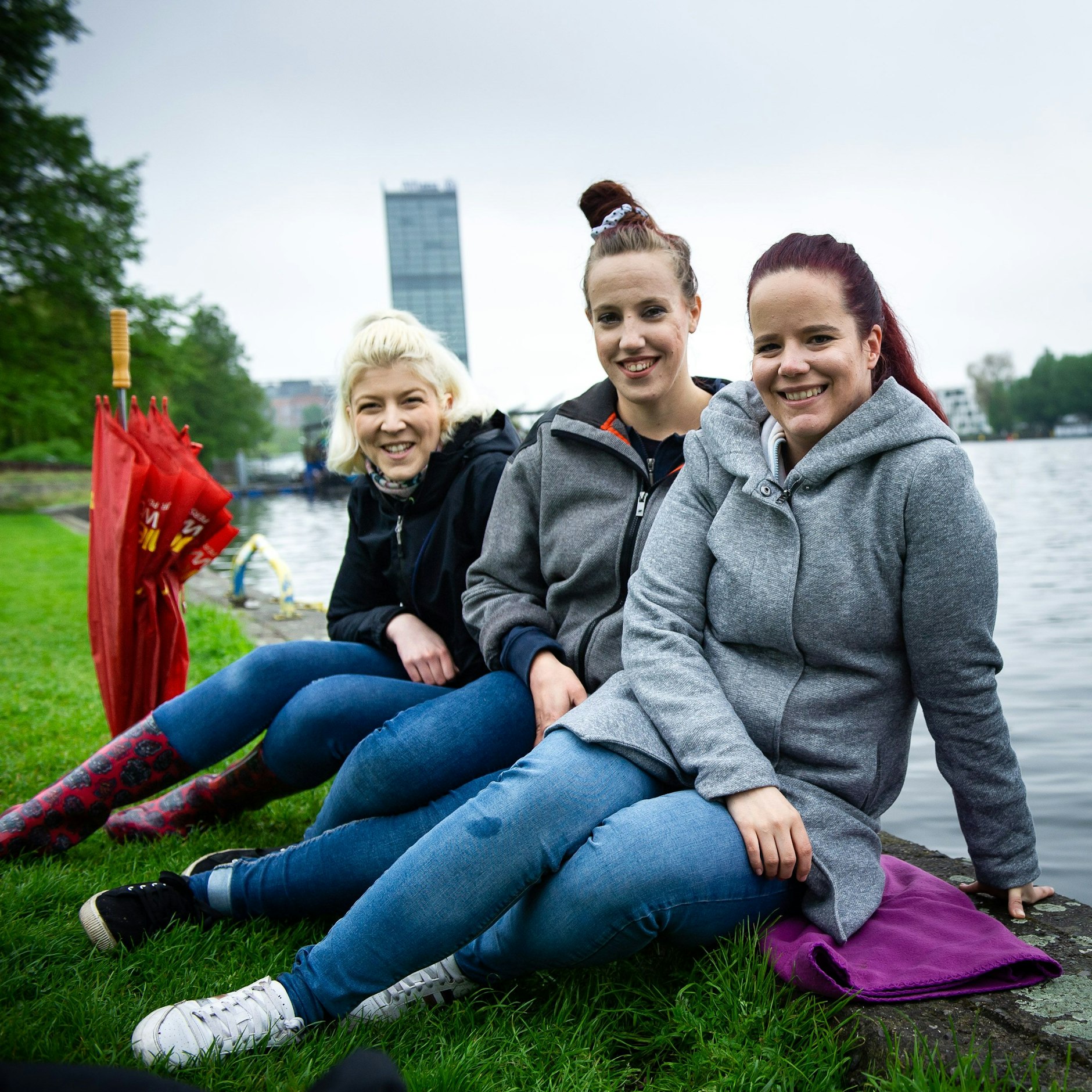 Steffi, Michaela und Tatjana machen aus dem Herren- einen Frauentag.