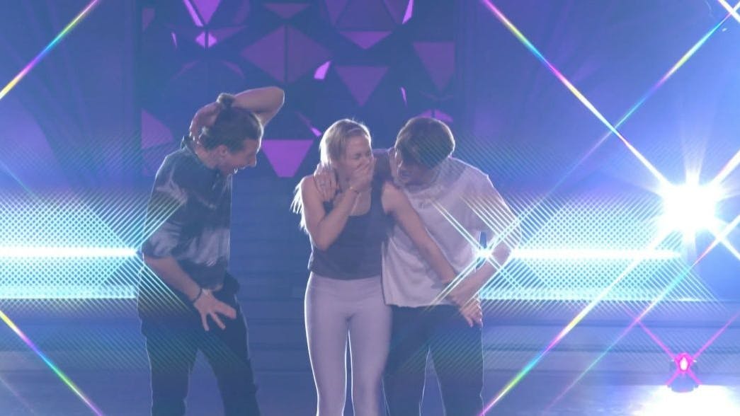 Valentina Pahde ist ihr Fehlgriff im „Let’s Dance“-Training sichtbar peinlich.