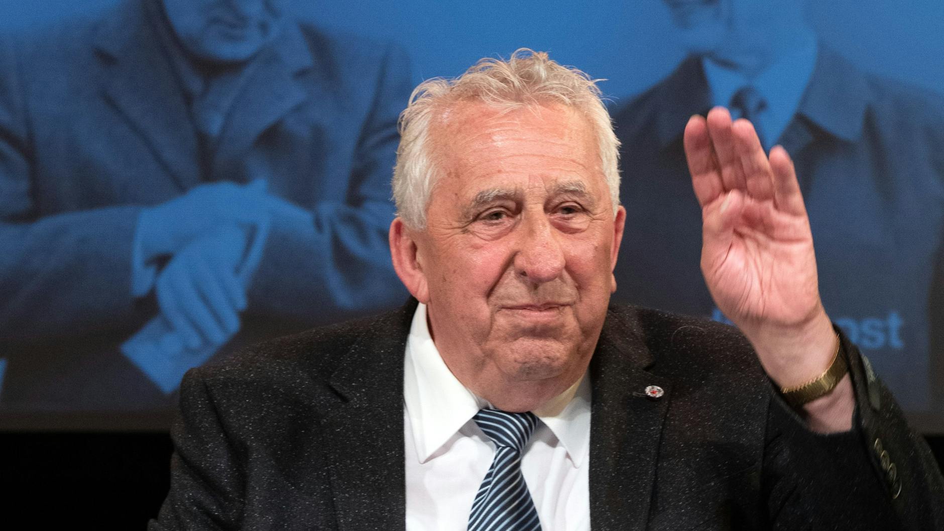 Egon Krenz war der letzte Staatsratsvorsitzende der DDR. Nach der Corona-Pandemie will er mit dem neuen Buch auf Lesereise gehen.