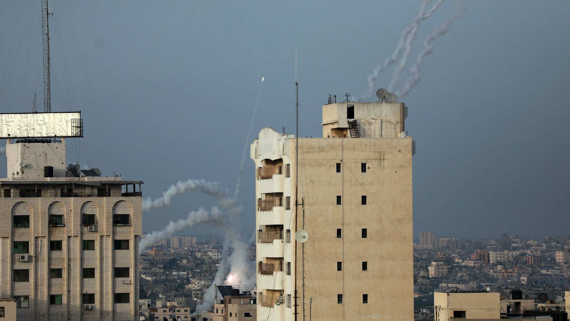Die aktuellen Bilder aus dem Nahen Osten sind erschreckend. Der Konflikt droht immer mehr außer Kontrolle zu geraten.&nbsp;