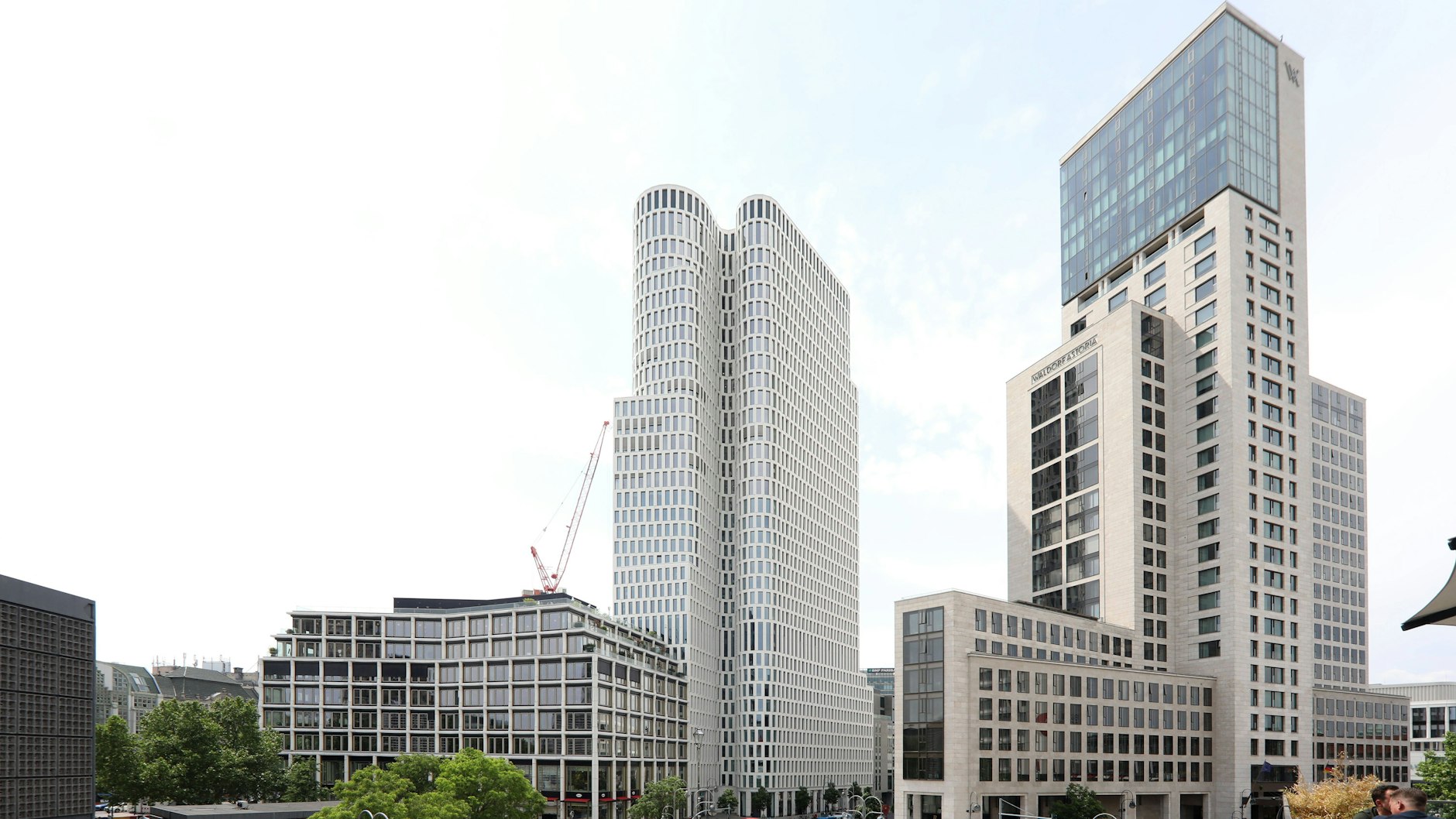 Links das Upper West, rechts das Waldorf Astoria. Beide gehören zu den höchsten Gebäuden der Stadt.