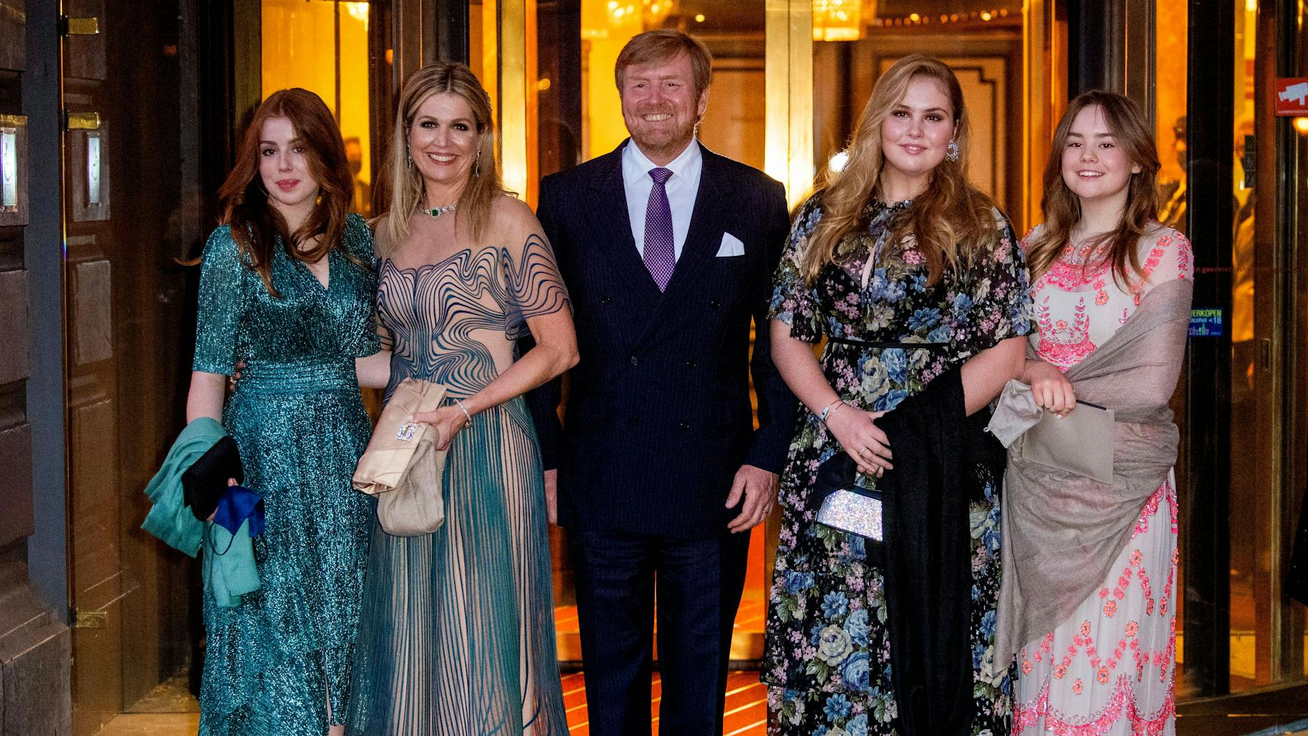 Prinzessin Ariane, Königin Máxima, ihr Mann, König Willem-Alexander, und die Prinzessinnen Alexia und Amalia