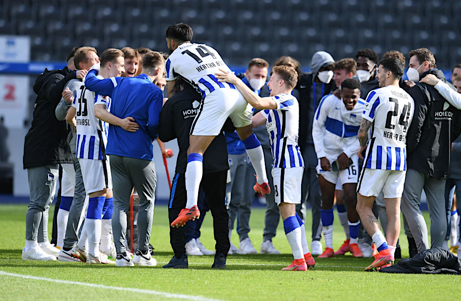 Nach dem 0:0 gegen den 1. FC Köln und dem geschafften Klassenerhalt feierten die Spieler von Hertha BSC ausgelassen.&nbsp;