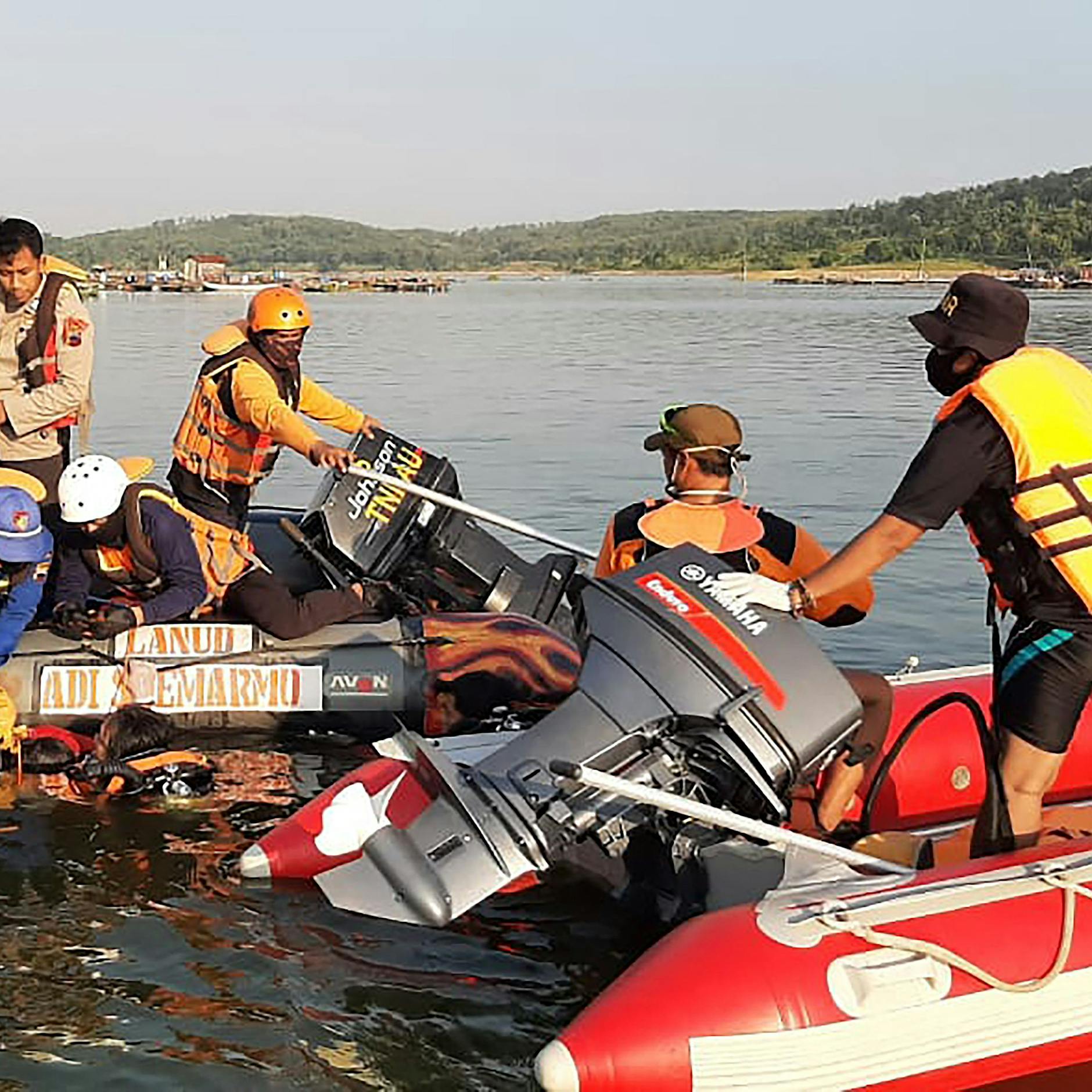 Boot kentert bei Gruppen-Selfie – sieben Menschen ertrinken
