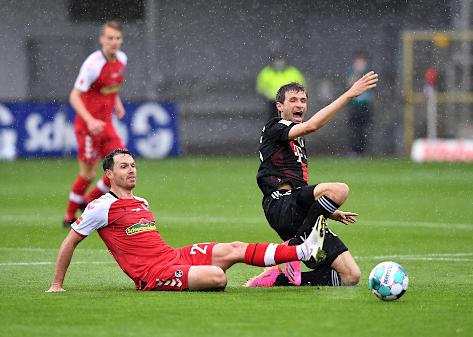 Ein Freiburger Spieler führt die Foulstatistik der Liga an