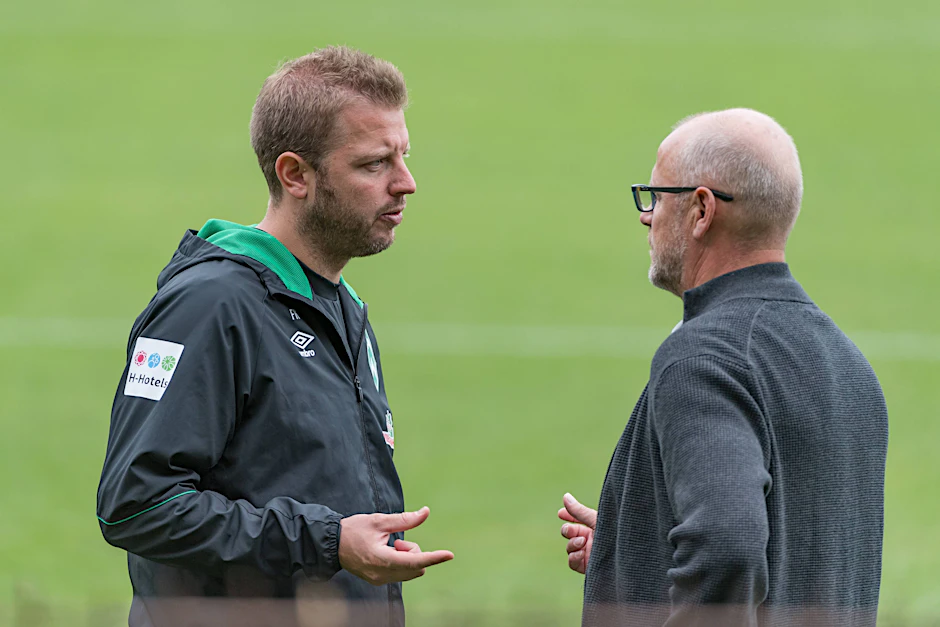 Florian Kohfeldt (l.) wird für das Saisonfinale bei Werder Bremen von Thomas Schaaf (r.) ersetzt.