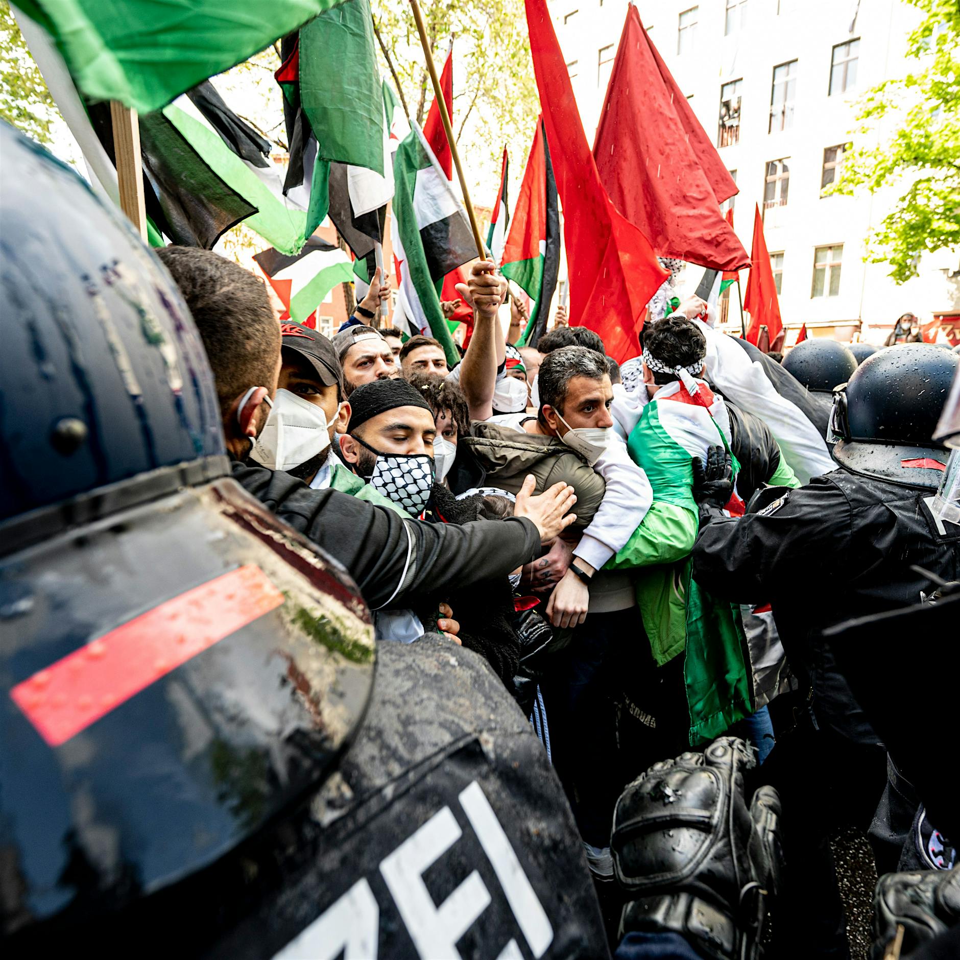 Neukölln: 93 Polizisten bei Anti-Israel-Demo verletzt, 59 Festnahmen