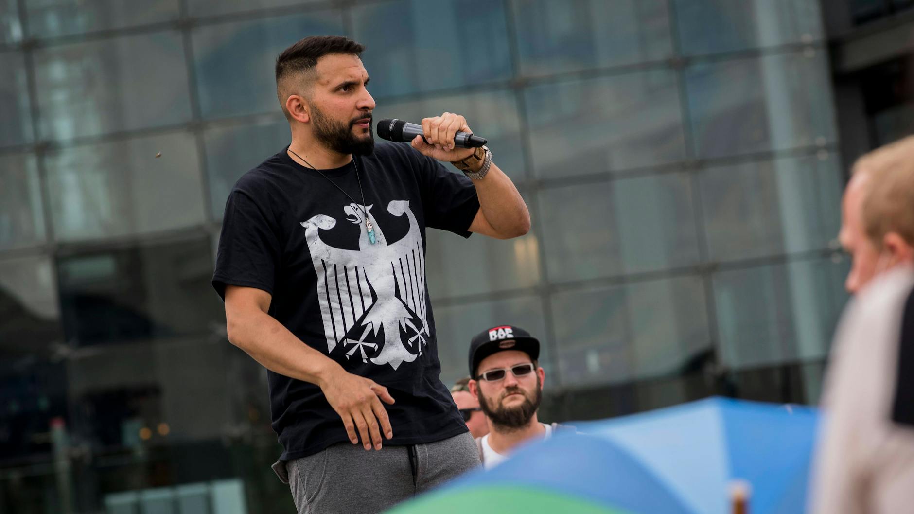 Attila Hildmann bei einer Kundgebung in Berlin.