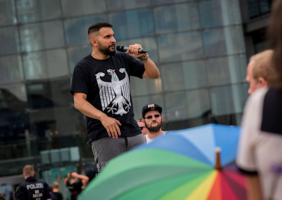 Attila Hildmann bei einer Kundgebung in Berlin.