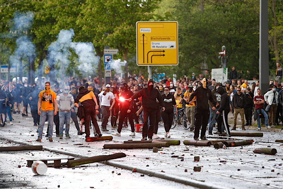 Keine Fußball-Fans: Dynamo-Hooligans sorgte mal wieder für hässliche Bilder in Dresden.&nbsp;