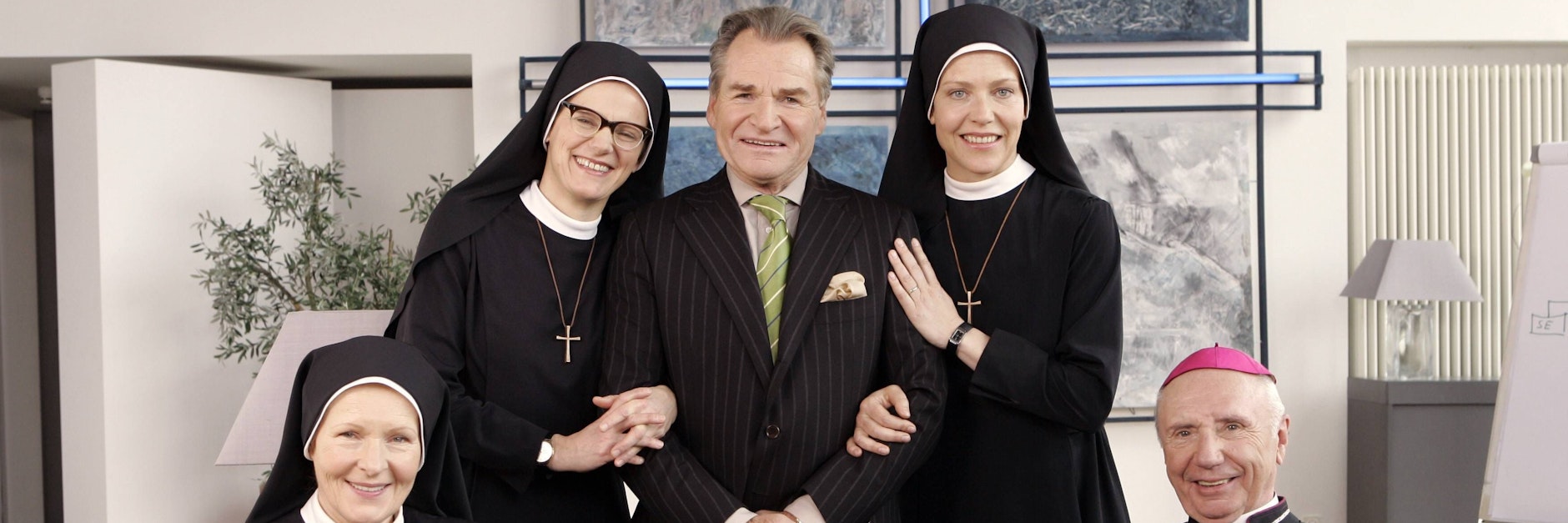 Begeisterten 20 Jahre lang die Zuschauer in der ARD Serie „Um Himmels Willen“: Die Schauspieler Rosel Zech, Andrea Sihler, Fritz Wepper, Janina Hartwig und Horst Sachtleben.