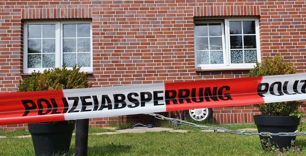 Bispingen: Mutter und Sohn tot aufgefunden, Tochter vermisst – Partner in U-Haft