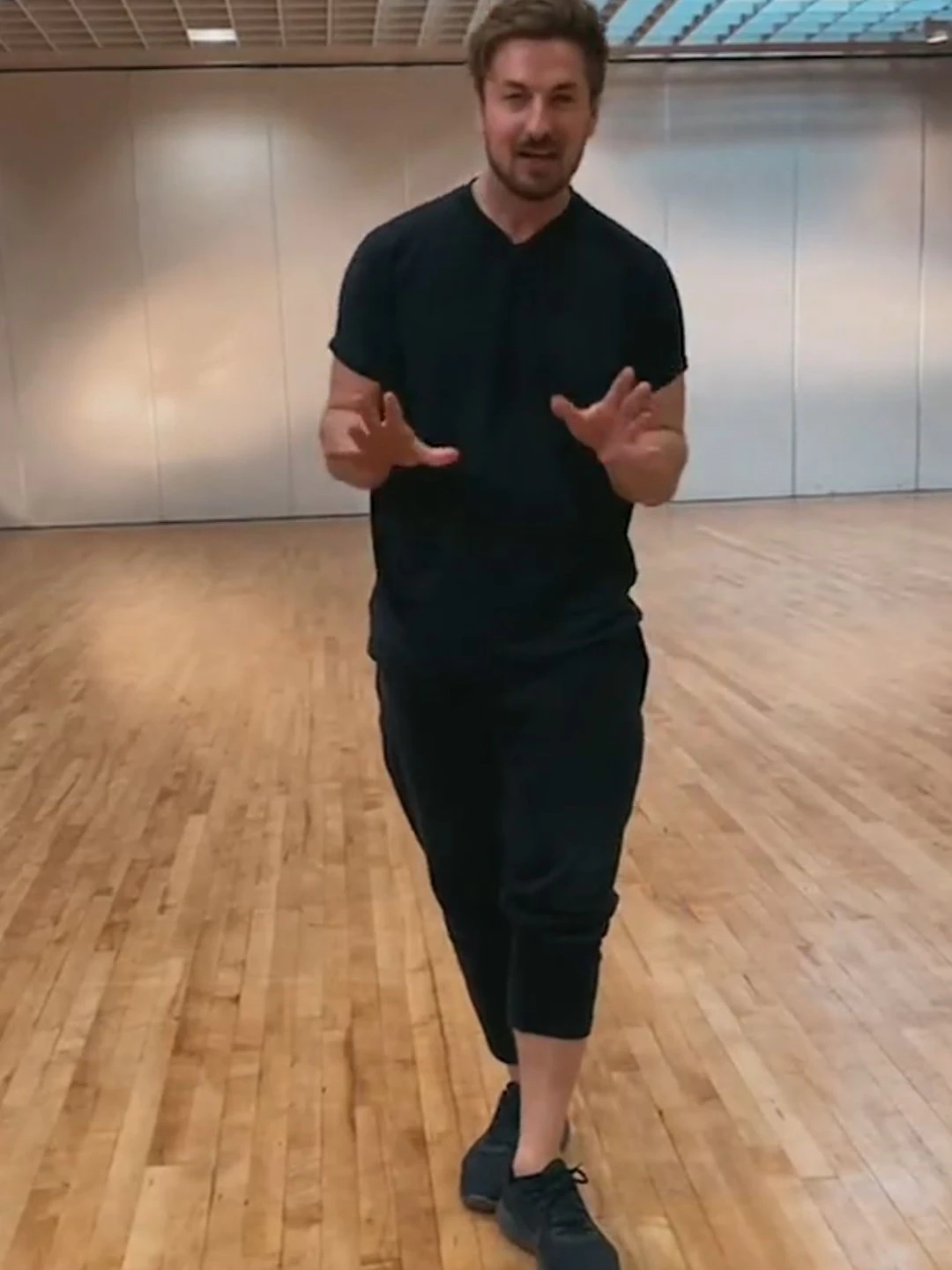 Nicolas Puschmann klagt im&nbsp;„Let’s Dance“-Training über Schmerzen im Fuß.