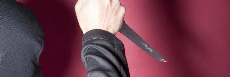 Zwei Männer brechen mit vorgehaltenem Messer aus einer geschlossenen Forensik-Klinik aus und fliehen durch die Nacht bis Aachen.