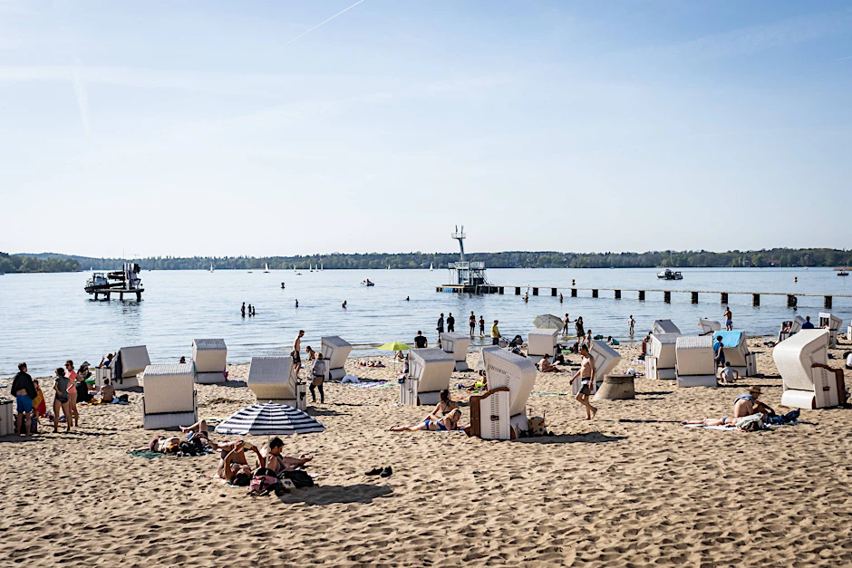 Das Strandbad Wannsee hat schon seit über zehn Tagen unter Corona-Auflagen geöffnet (Archivbild).