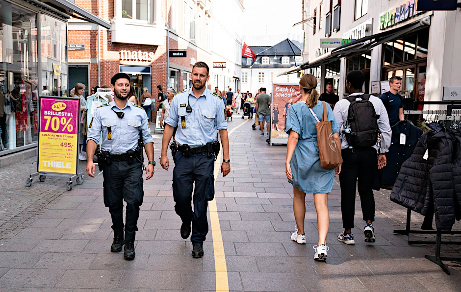 Eine belebte Einkaufsmeile im dänischen Aalborg im Sommer 2020. Die vielen Lockerungen in Dänemark könnten ab Freitag für ähnliche Bilder sorgen.&nbsp;