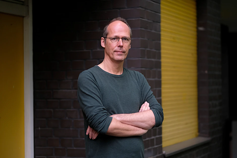 Mark Rackles, nicht weit von seiner Wohnung in Zehlendorf. Früher war er Staatsekretär in der Berliner Bildungsverwaltung. Heute forscht er zum Thema „educational government“.<br>