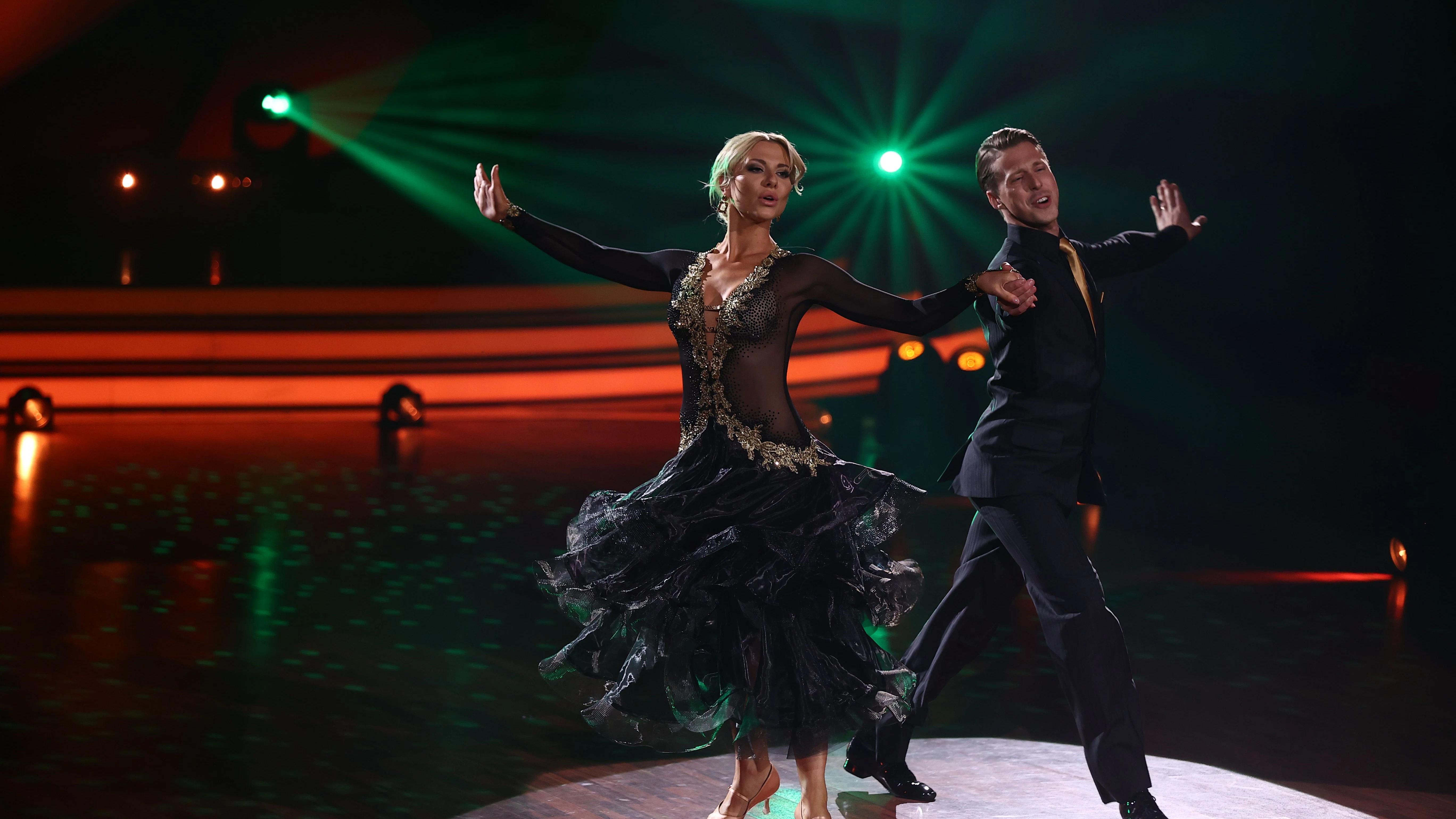 Für ihren Wiener Walzer bekamen die „Let’s Dance“-Favoritin Valentina Pahde und Valentin Lusin 30 Punkte.