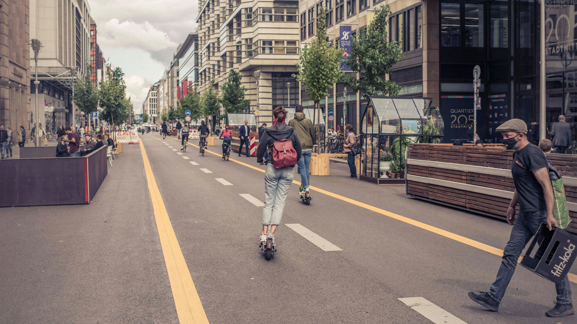 Bislang sind in Berlin Lime, Bird, Voi und Tier mit 24.500 E-Scootern aktiv. Jetzt kommt Bolt hinzu.