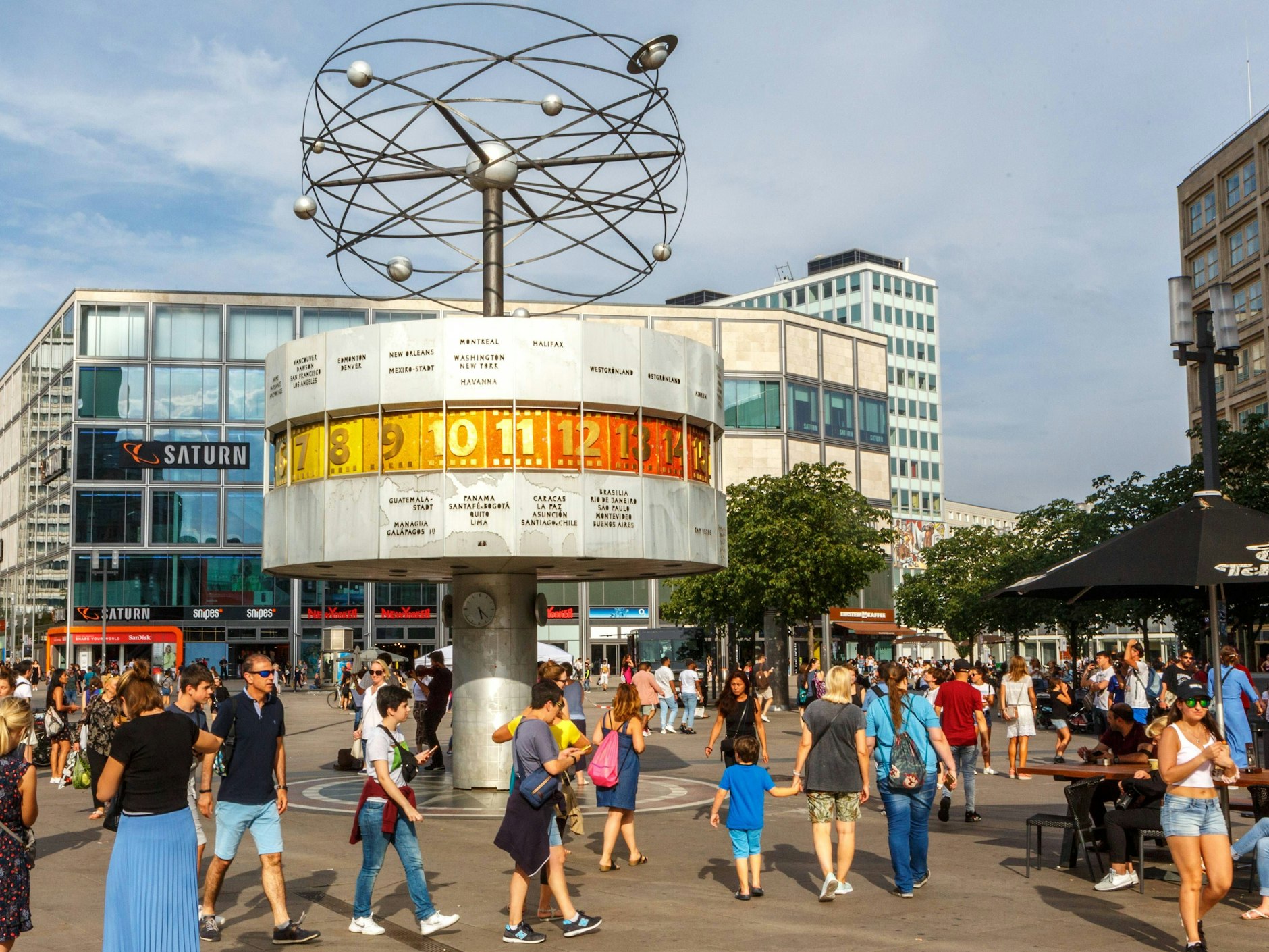 Beliebt bei Touristen: Treffpunkt Alexanderplatz.