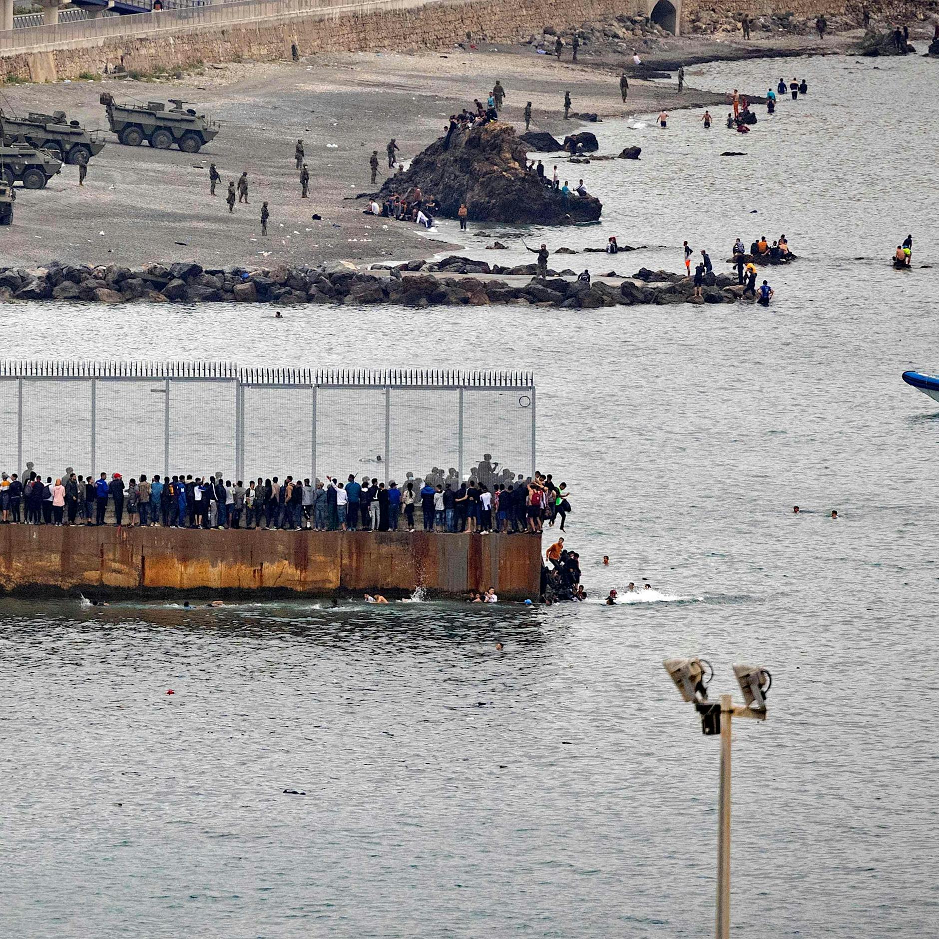 Spanische Nordafrika-Exklave Ceuta von Migranten überrannt – über 1600 wieder abgeschoben