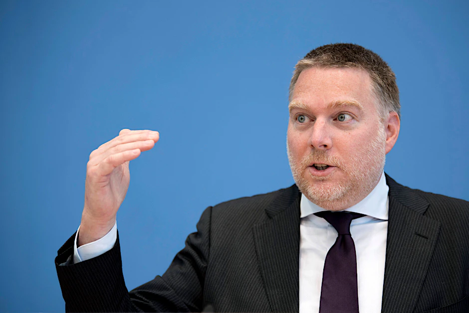 Professor Steffen Augsberg gehört dem Deutschen Ethikrat an.