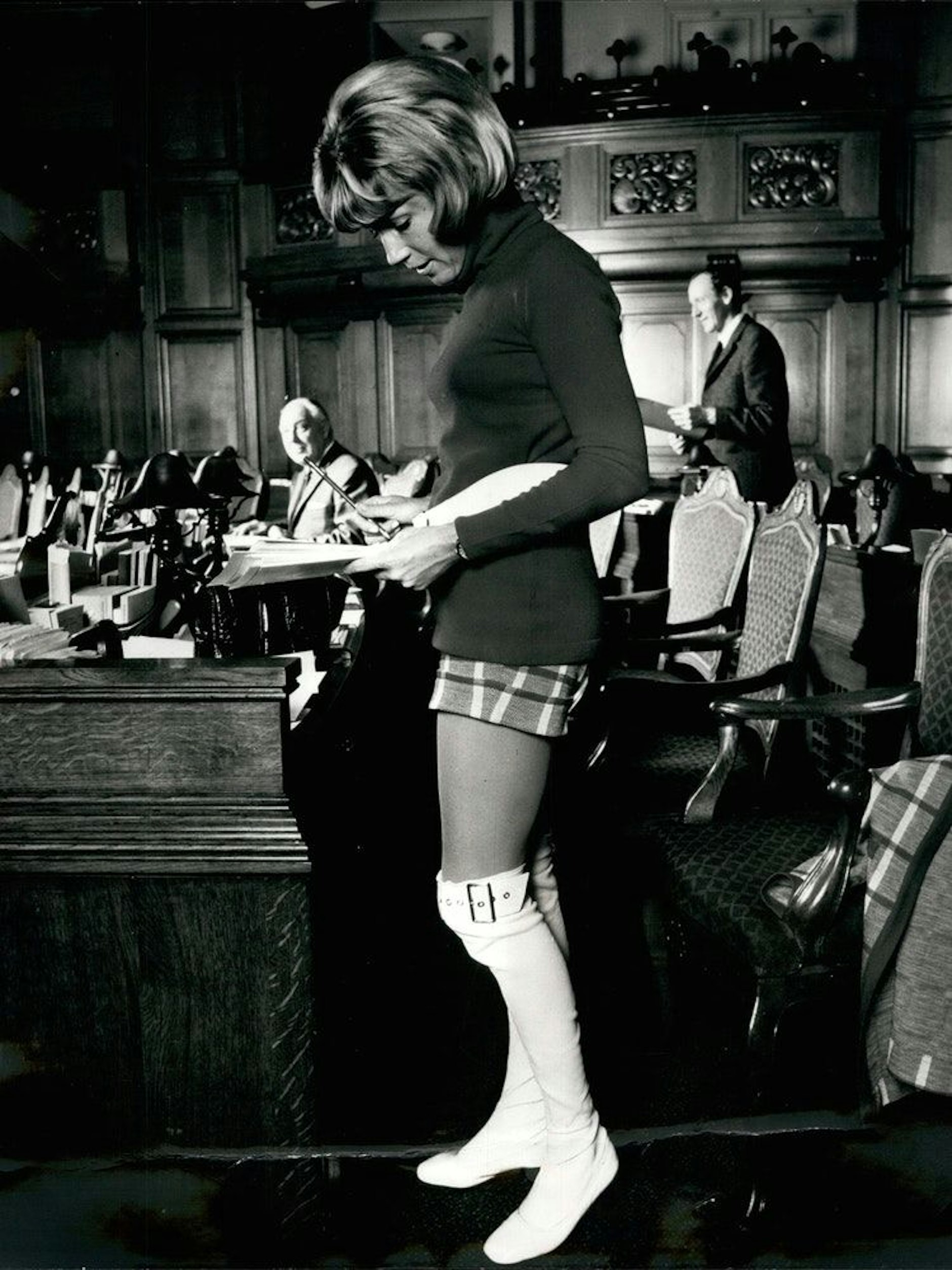 Ein mutiges Fashion-Statement: Die Abgeordnete Lene Bro trug 1971 Hotpants im dänischen Parlament.