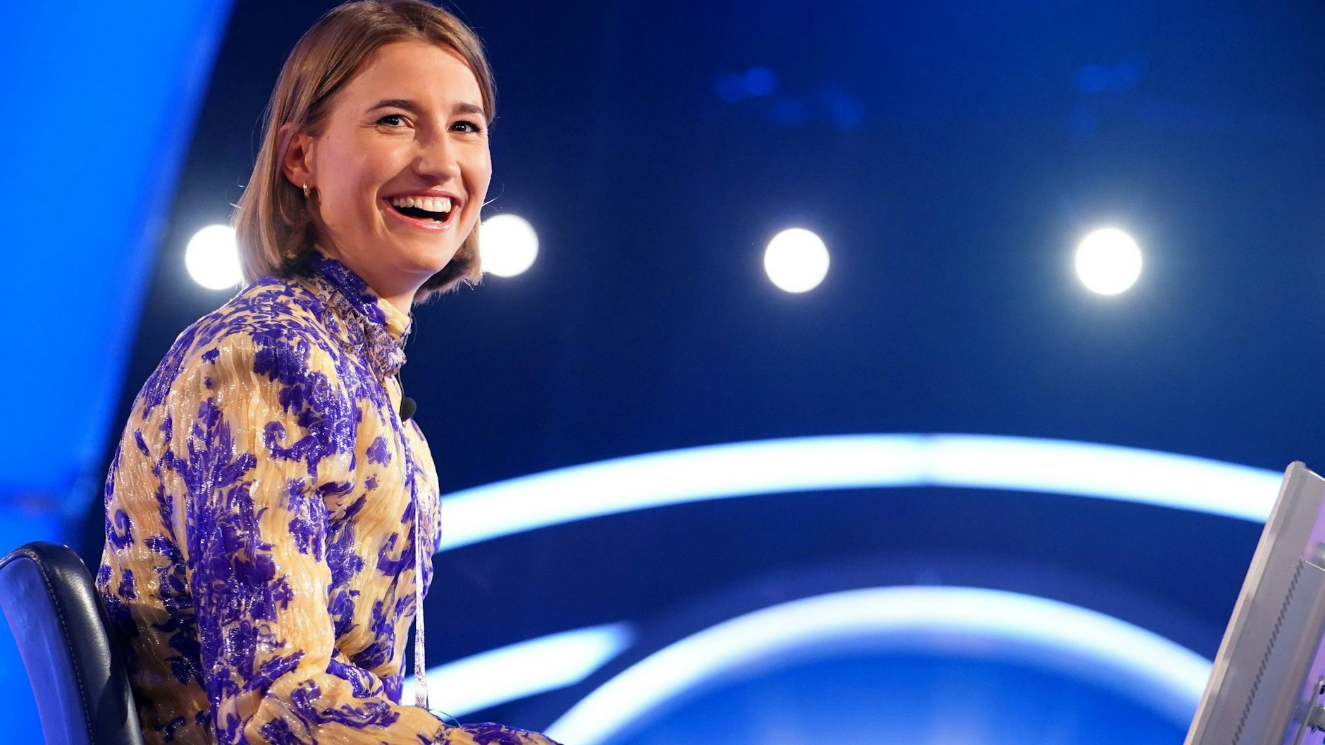 Geschafft! Nach diesem Rate-Krimi bei „Wer wird Millionär“&nbsp;hat Nora Eckartsberg einen Grund zum Lachen.