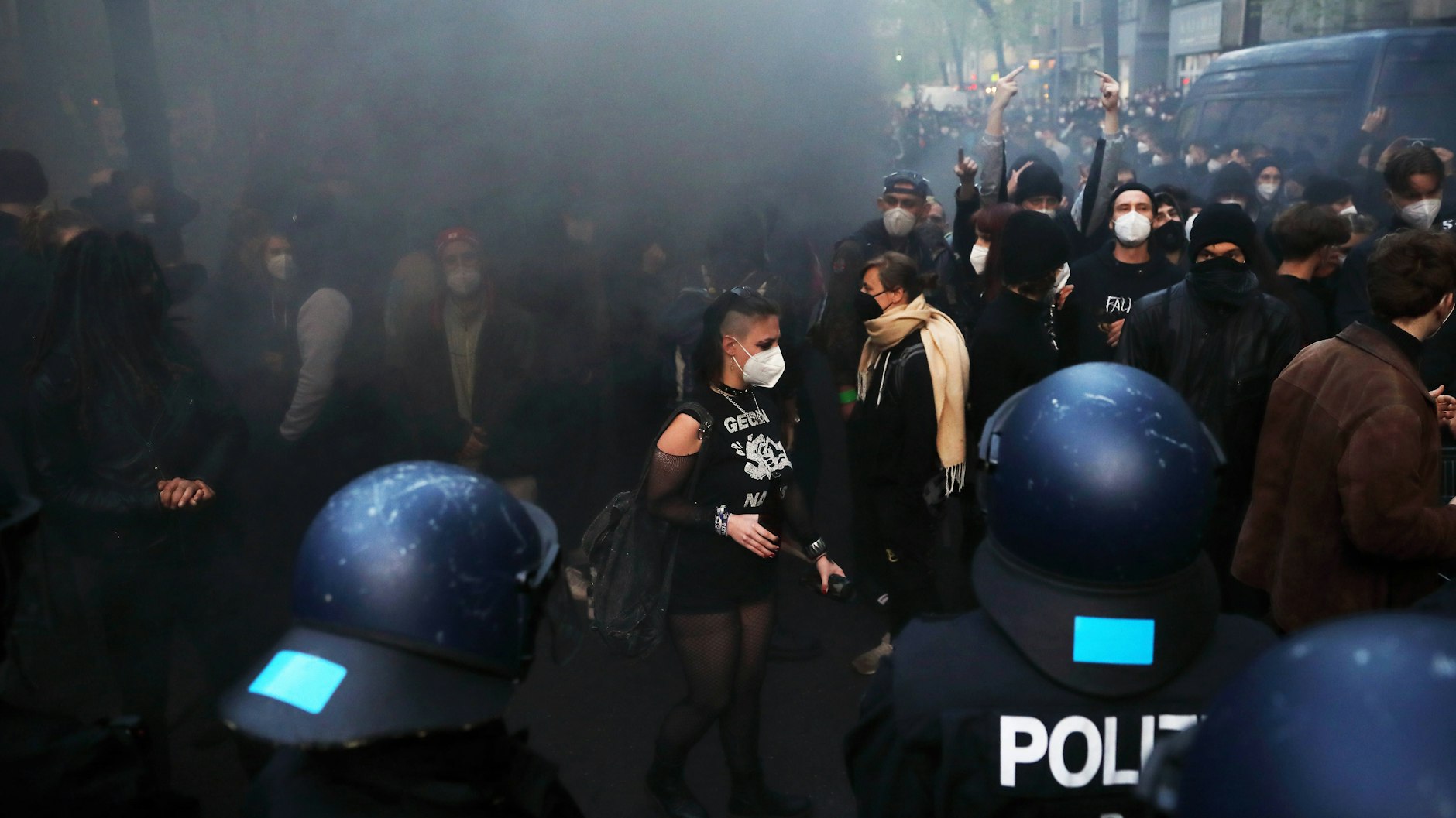 Die „Revolutionäre 1. Mai-Demonstration“ mit mehreren Tausend Teilnehmern startete in diesem Jahr am Hermannplatz in Neukölln.