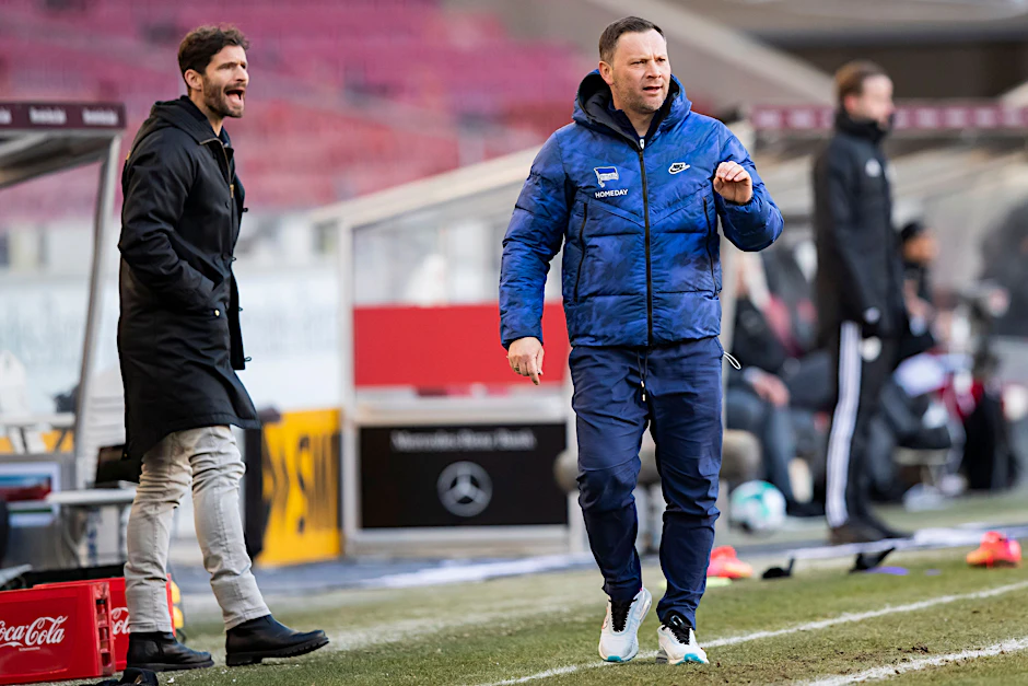 Herthas Trainer Pal Dardai (rechts) und Sportdirektor Arne Friedrich versuchen, ihren Verein vor dem Abstieg zu retten.