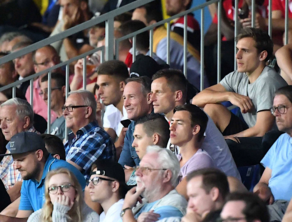 Möchte endlich wieder bei Union-Spielen live im Stadion sein: Aufstiegsheld Ronny Nikol (M.).